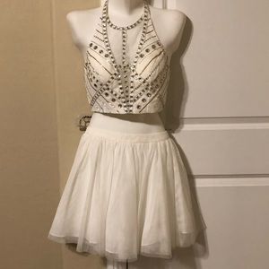White top and skirt set Bee Darling